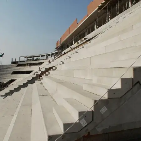 Előregyártott beton elemek BarChip 48 szintetikus szálerősítéssel, Nagyerdei Stadion, Debrecen